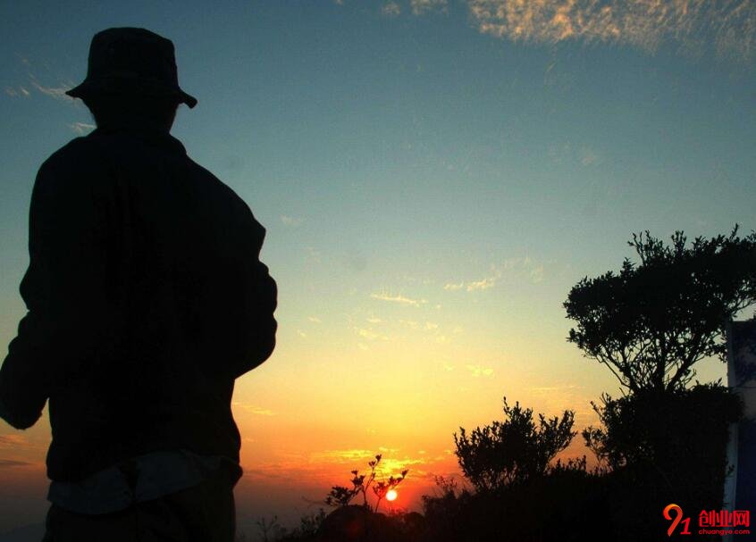 校長投資戶外用品,開啟創業之路