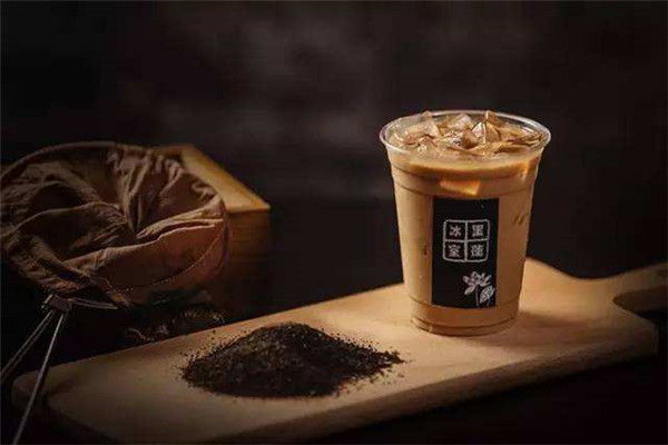 黑茶奶茶