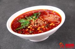 老板創業白手起家，米線店日賣千斤