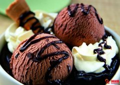 他是如何通過一個冰淇淋店成功創業的？