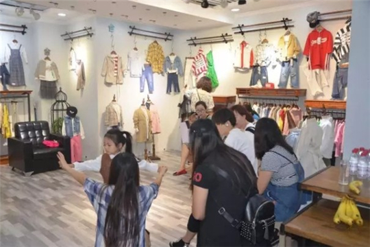 本夕女童加盟 本夕女童加盟