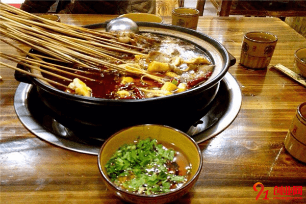 灌縣老媽砂鍋串串香加盟流程