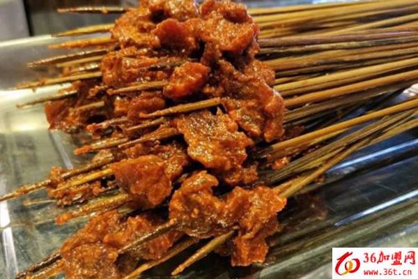 六年一班串串香加盟條件 六年一班串串香加盟條件