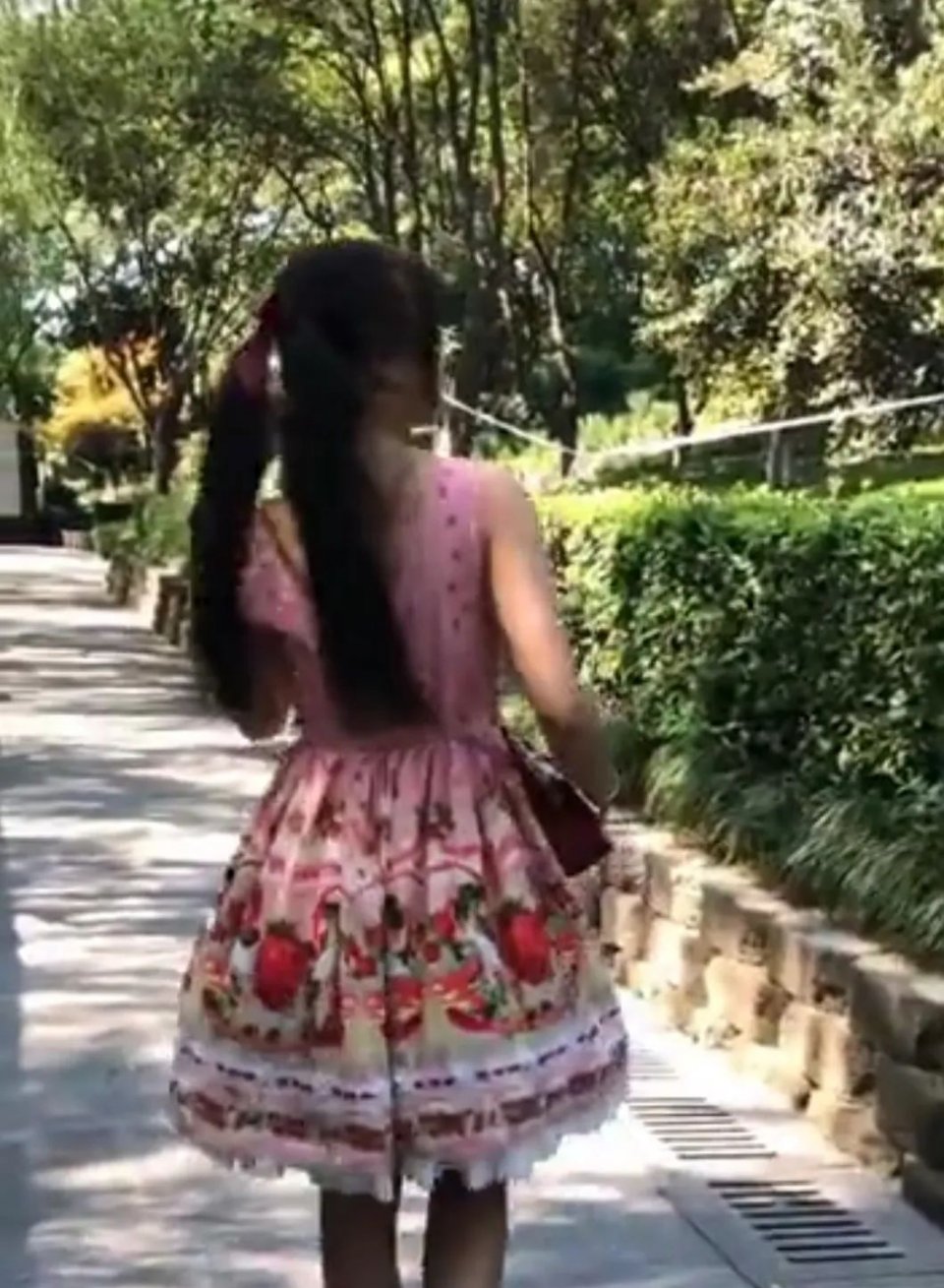 暗訪網(wǎng)絡(luò)色情直播:老板年賺幾千萬,女主播過勞猝死