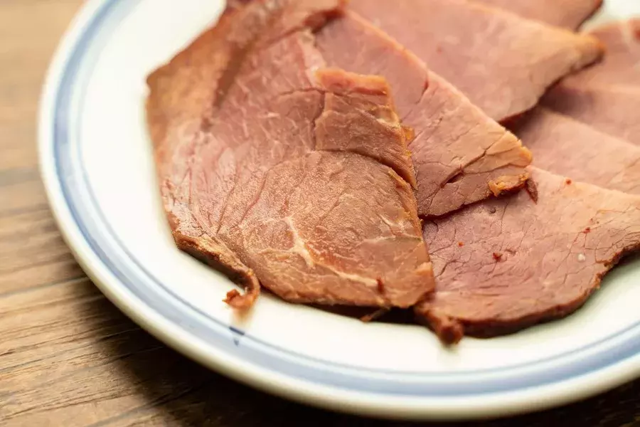 在山林只買大紅腸?你錯過了整桌美食