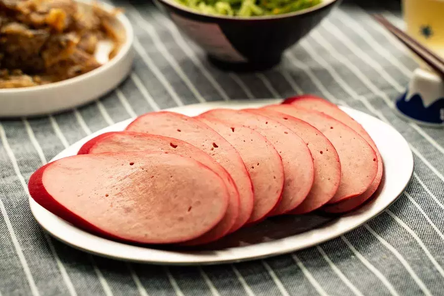 在山林只買大紅腸?你錯過了整桌美食