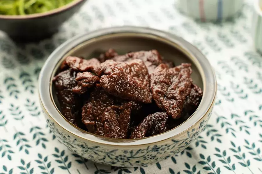 在山林只買大紅腸?你錯過了整桌美食