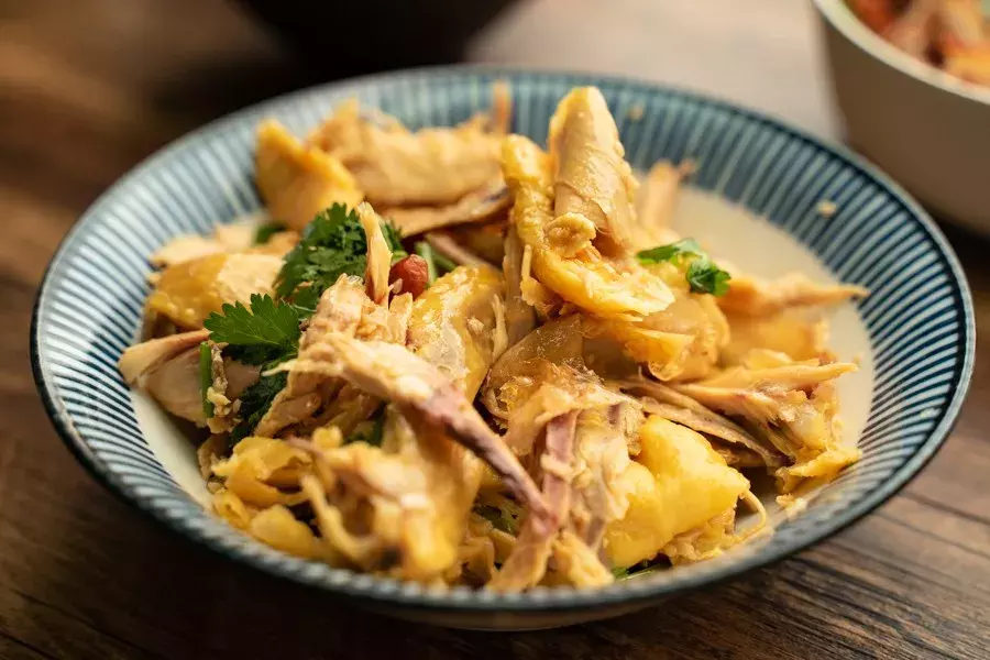 在山林只買大紅腸?你錯過了整桌美食