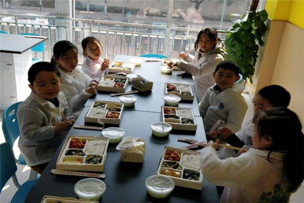 MadScience神奇科學(xué)家STEM加盟