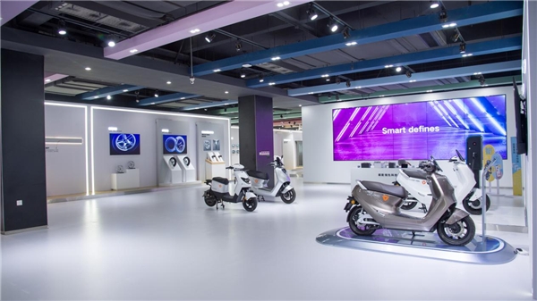 雅迪電動(dòng)車圖片