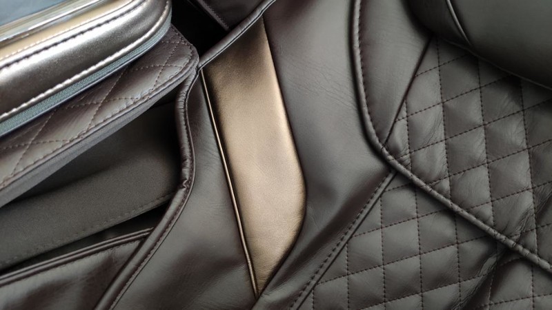 高端按摩椅怎么選？資深體驗官帶來榮泰RT8900按摩椅測評