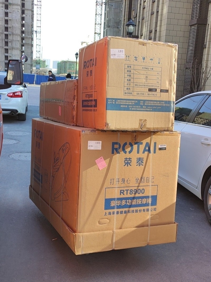 高端按摩椅怎么選？資深體驗官帶來榮泰RT8900按摩椅測評