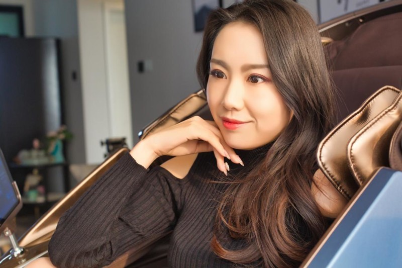 高端按摩椅怎么選？資深體驗官帶來榮泰RT8900按摩椅測評